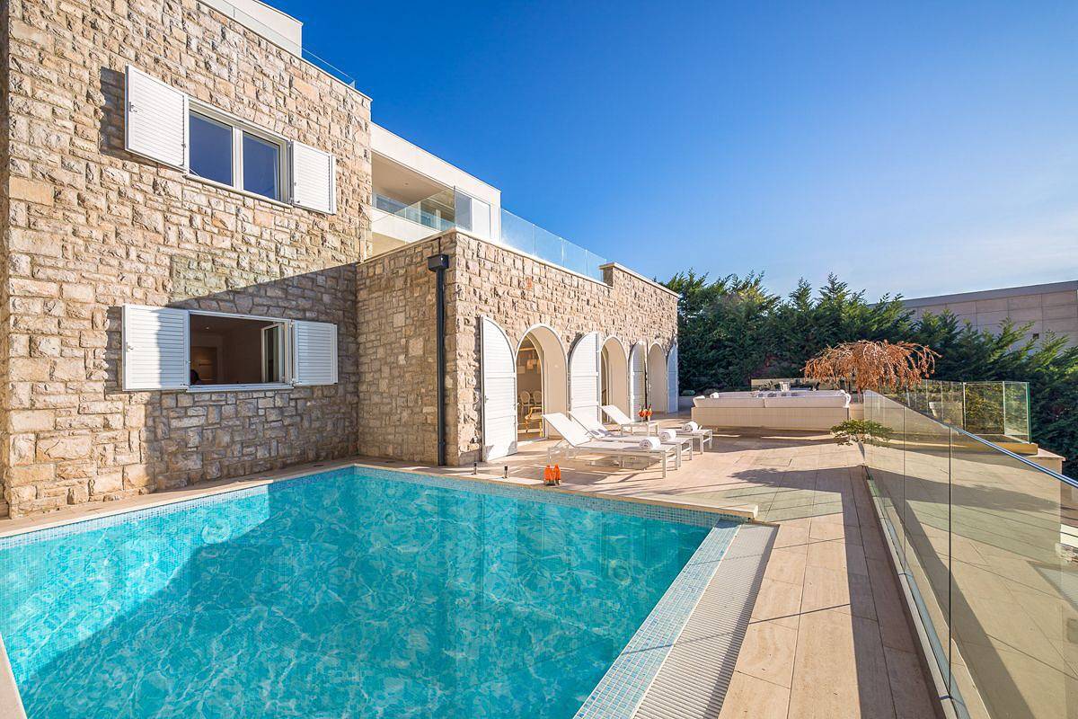 Casa vacanza a Capocesto a partire da 1833€ a notte