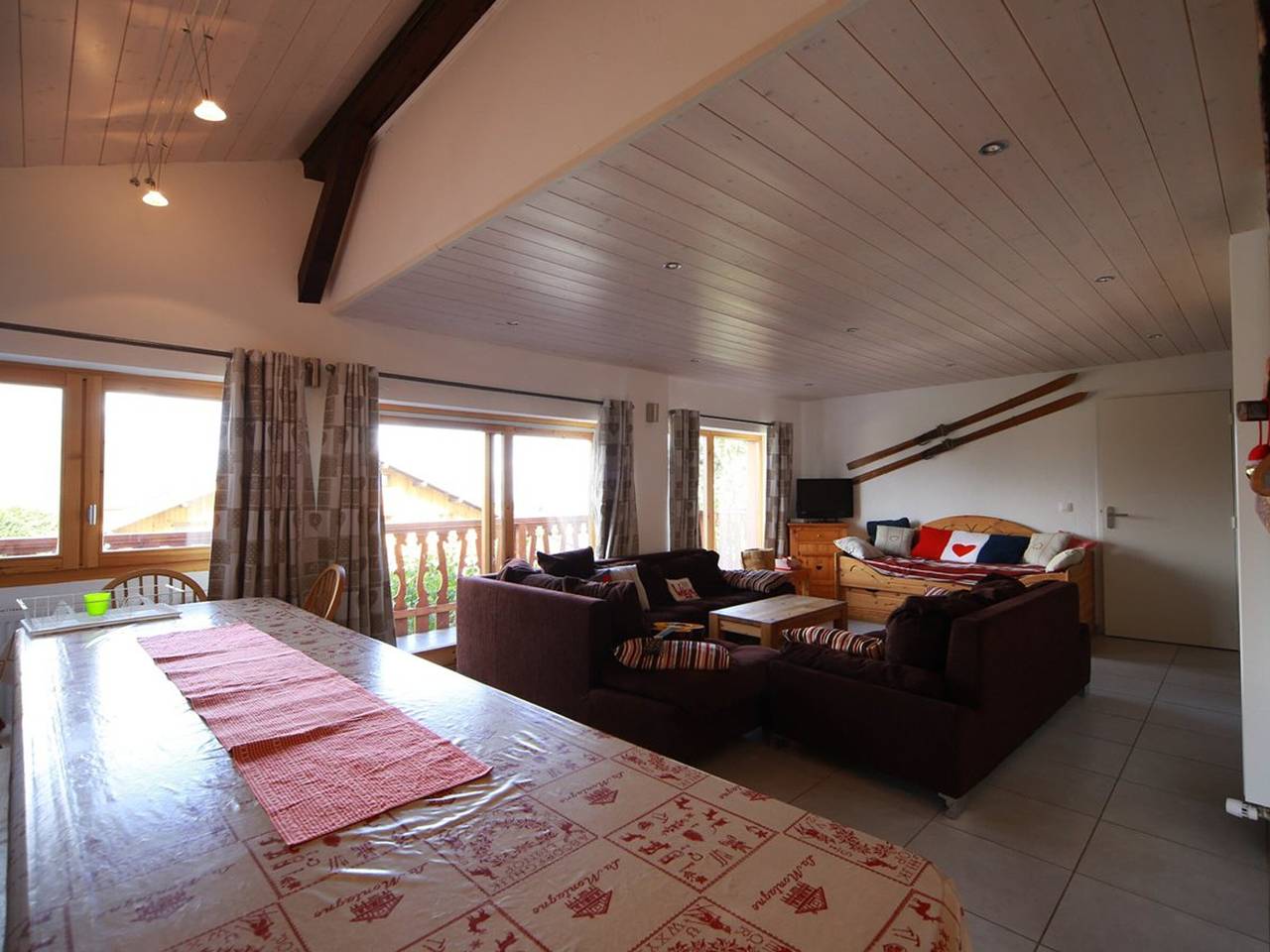 Geheel appartement, Vakantieappartement voor 12 personen met terras in Les Carroz, Arâches-la-Frasse