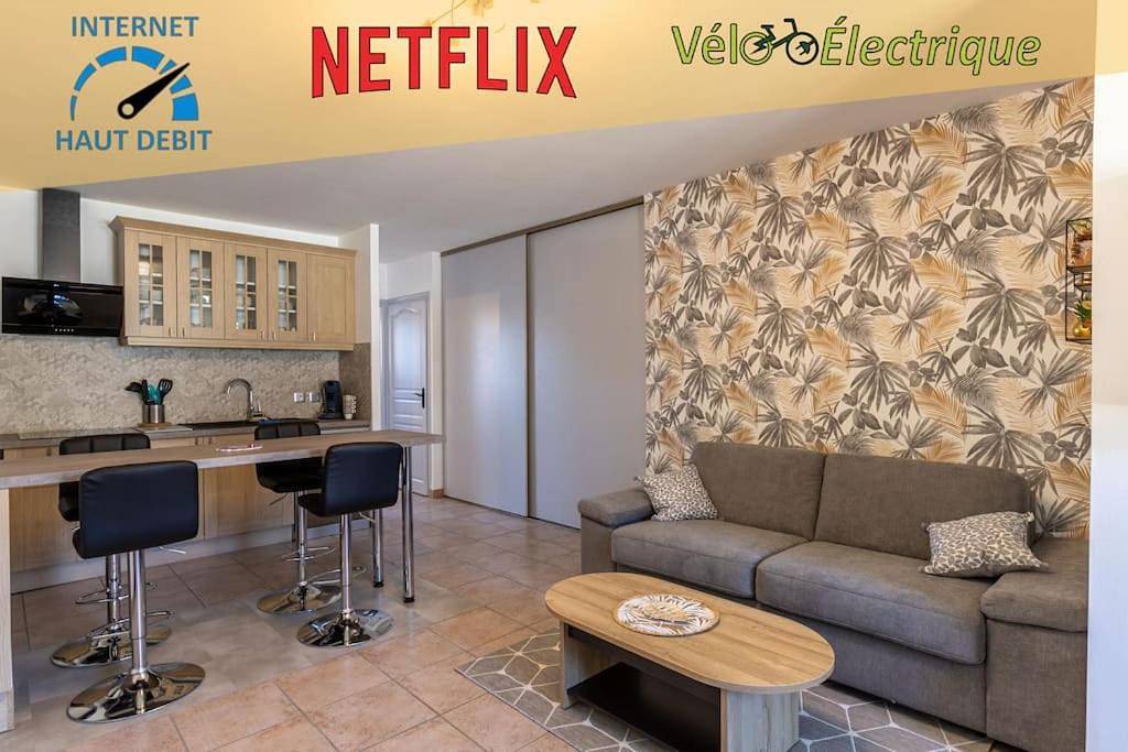 Appartement entier, One-Bedroom Apartment in Saint-Gervais-la-Forêt, Région de Blois