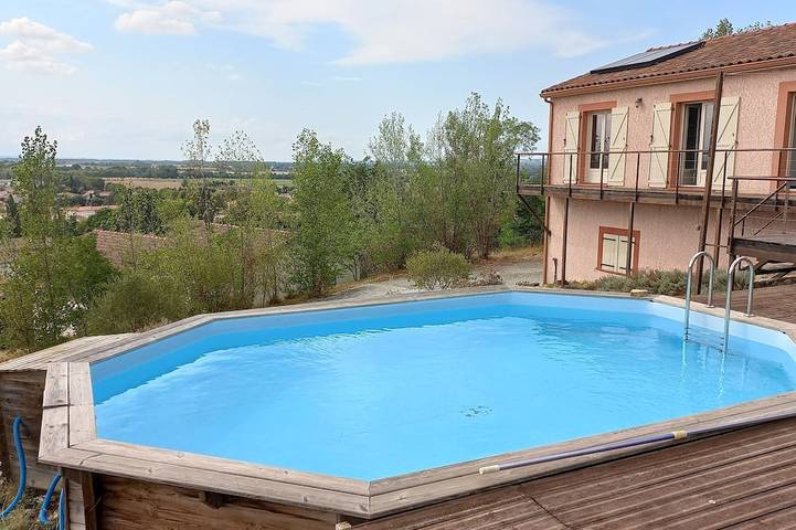 Cottage pour 10 personnes, avec balcon ainsi que jardin et sauna, animaux acceptés à Belpech