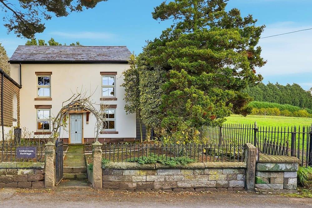 Deluxe-Cottage-Blick auf die Landschaft-Ensuite-Laburnum Cottage in Tarvin, Cheshire