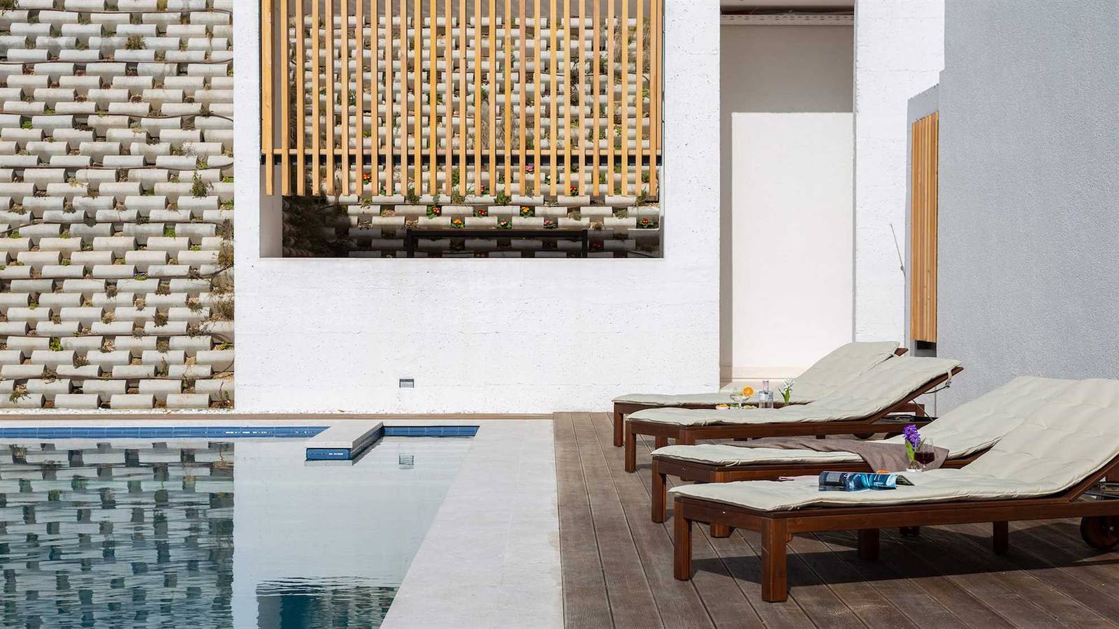 Villa Senzea - beheizter Pool, Fitnessraum, Sauna, Whirlpool und herrlicher Meerblick in Marusici, Split-Dalmatien