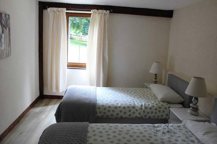 Gîte pour 9 personnes, avec balcon et jacuzzi ainsi que piscine et jardin à Guerquesalles - 3