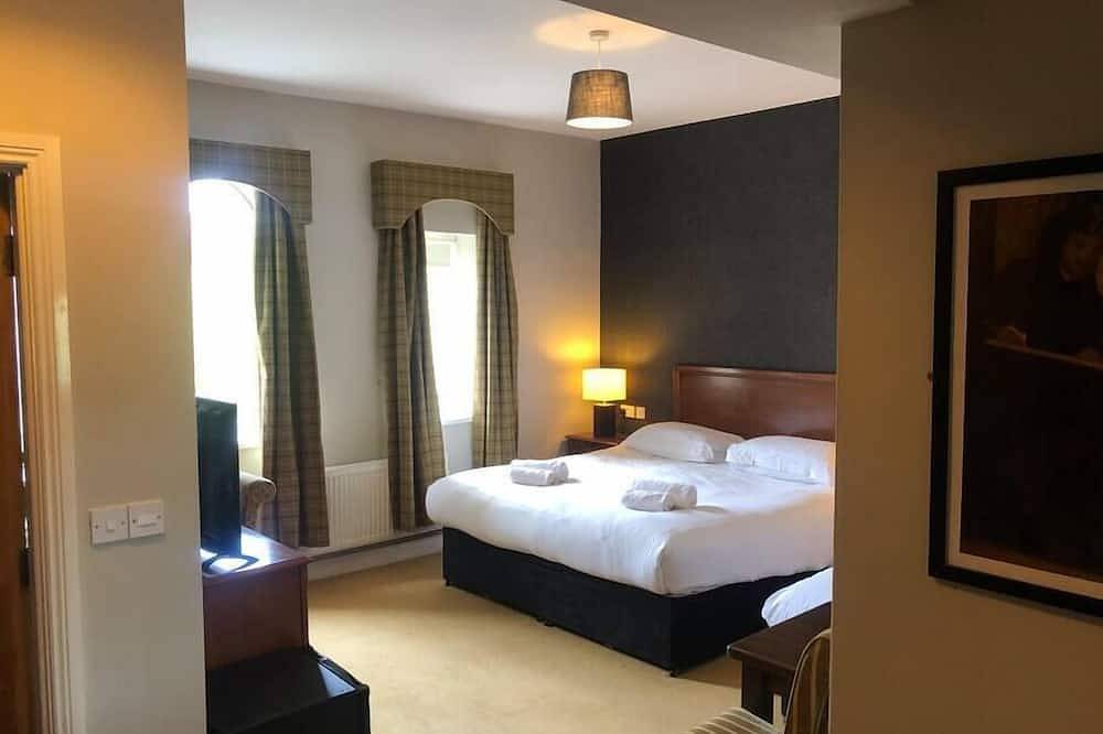 Luxury 15-Bed Manor | Sleeps 30+ | All Ensuite Rooms in Donegal, County Donegal