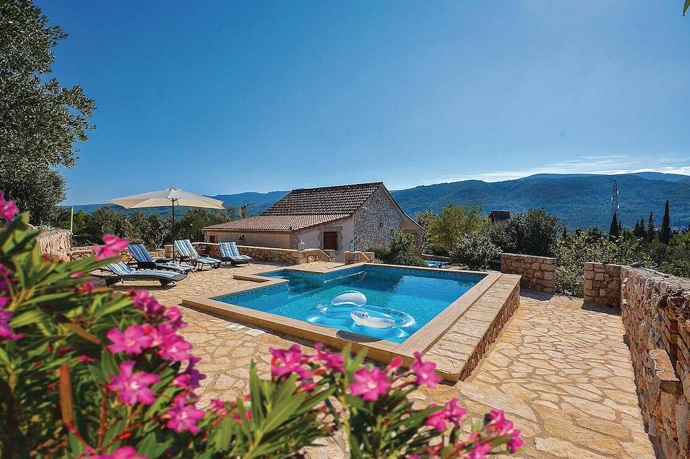 2 bedroom nice home in Stari Grad in Stari Grad, Hvar