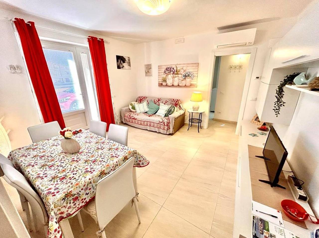 Appartement entier, Nuovissimo bilocale in centro con 2 bagni e Wi-Fi in Numana, Riviera del Conero