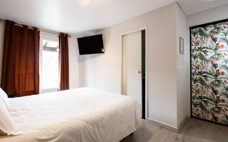 Hôtel pour 2 personnes, avec jacuzzi et jardin ainsi que sauna et piscine à Mourèze - 4