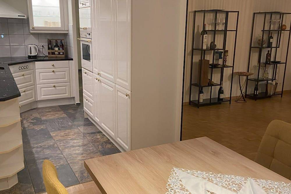 Bis zu 6 Betten im grünen aber doch in 20 min im Zentrum von Basel in Therwil, Aargau-Basel