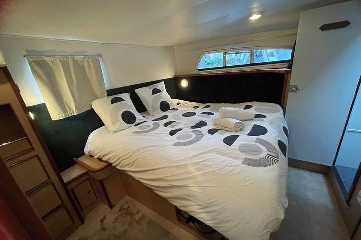 Péniche pour 4 personnes, avec jardin et balcon dans Nièvre - 2