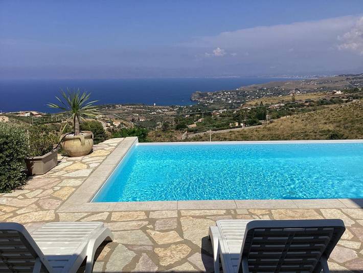 Villa per 6 persone, con piscina e panorama nonché giardino in Scopello (Sicilia)