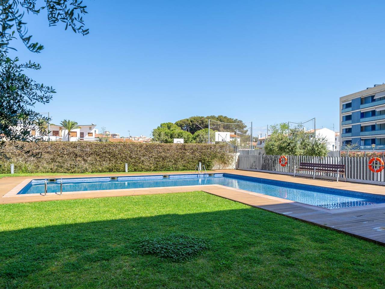 Apartamento entero, Apartamento de 80 m² con piscina, a 150m de la playa en Torredembarra - 3 habitaciones, terraza y parking in Torredembarra, Costa Dorada