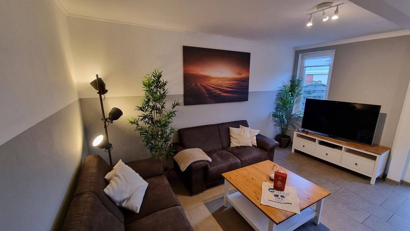 Exklusives Ferienhaus - Strandnah - Hunde willkommen - Garten voll eingezäunt in Dornumersiel, Dornum