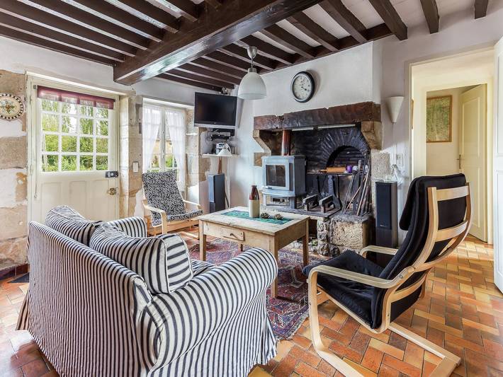 Traditionally built rural holiday home, a few kilometres from Vitry-Laché in Vitry-Laché, Nièvre
