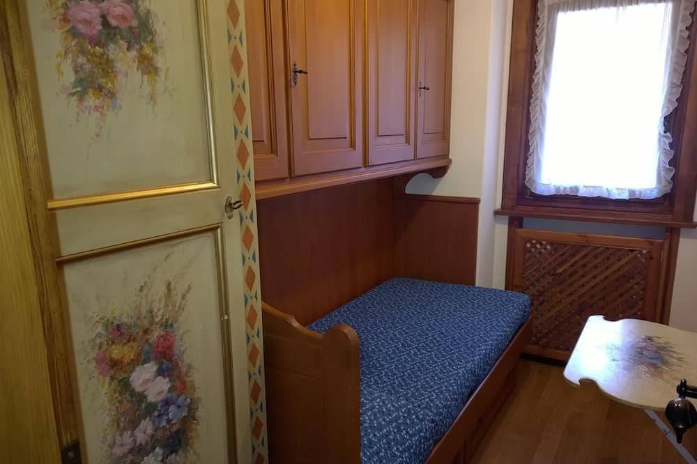 Ganze Wohnung, Cortina Amazing View! Luxury Chalet 5Min Walk to Center Cortina and Ski Facility in Cortina d'Ampezzo, Dolomiti Superski