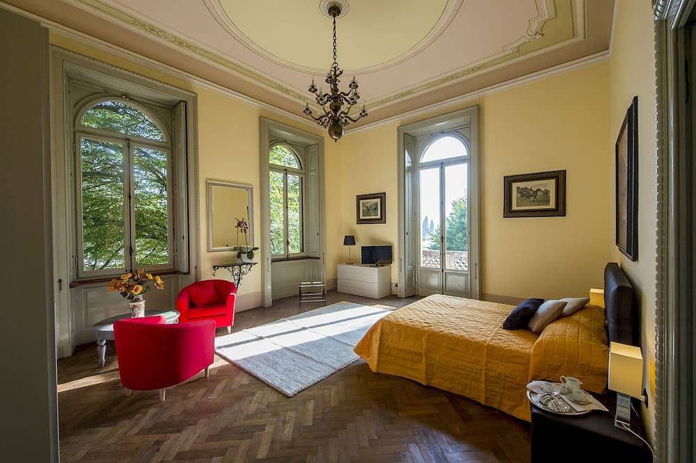 Villa in pure Art Nouveau style with swimming pool and park in Mandello del Lario, Westelijke Bergamo-Alpen