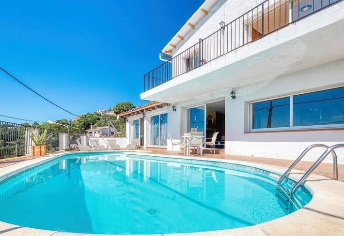 Villa "Costacabana - Sofia" con vistas al mar, piscina privada y Wi-Fi in Lloret de Mar, Costa Brava