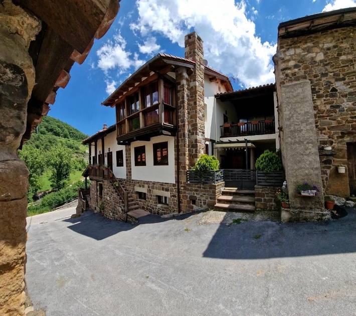 Apartamento para 4 personas, con Terraza además de Jardín y Vistas en Camaleño