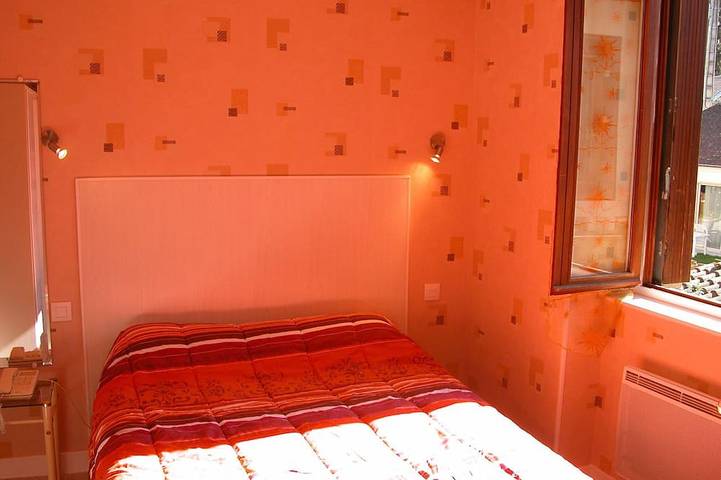 Appartement entier, Beau studio au calme in Néris-les-Bains, Région de Montluçon