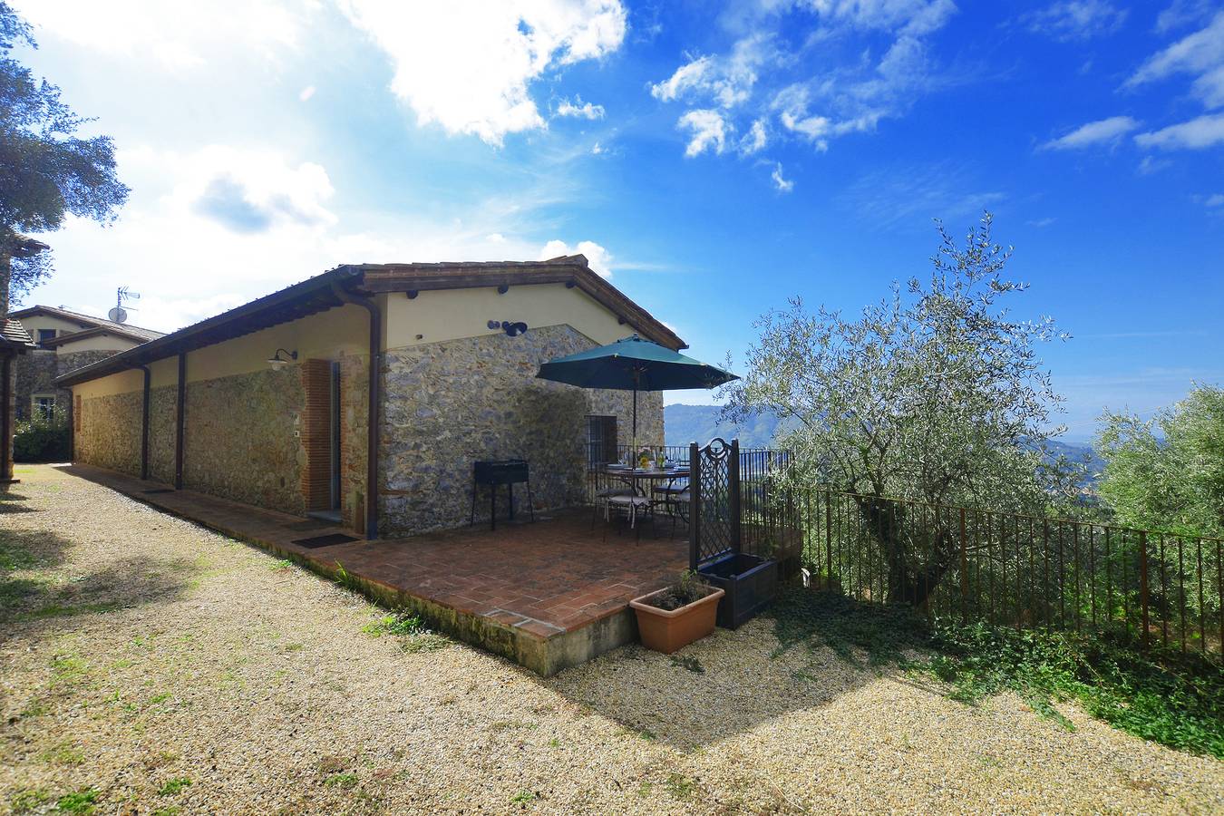 Entire apartment, Tiglio Grillo in Camaiore, Italian Riviera