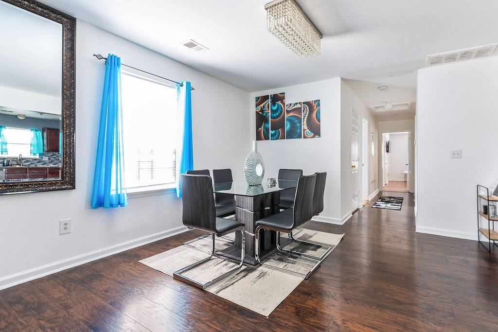 Luxury 3 Bedrooms 2 Bath 10 mins from Ewr, Easy Commute to Nyc in Newark, Essex County (NJ)