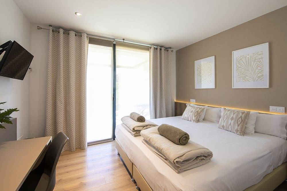 Modern 6 Suites-Villa Close To The Beach. Big Pool&Garden And Play Area in Santa Ponça, Calvià