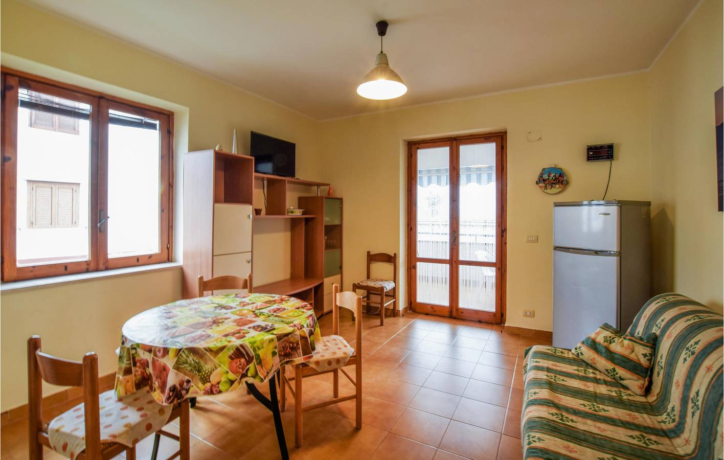 Apartamento vacacional entero, Apartamento con vistas al mar, jardín, aparcamiento e Internet in Nocera Terinese, Provincia de Catanzaro