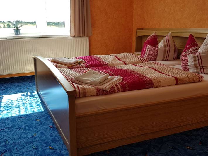 Ferienwohnung für 3 Personen, mit Garten in Neuhaus am Rennweg - 4