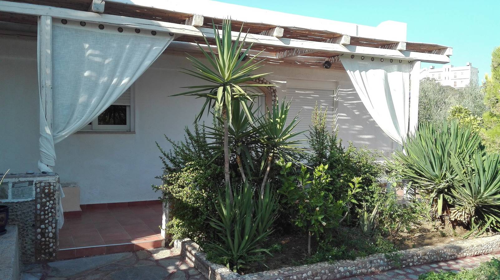 Acogedora villa de lujo con jardín cerca del mar in Playa de Almyrós (Agios Nikolaos), Lasithi