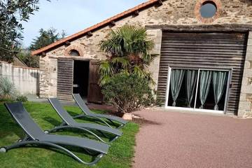 Gîte pour 10 personnes, avec jardin à Thorigny