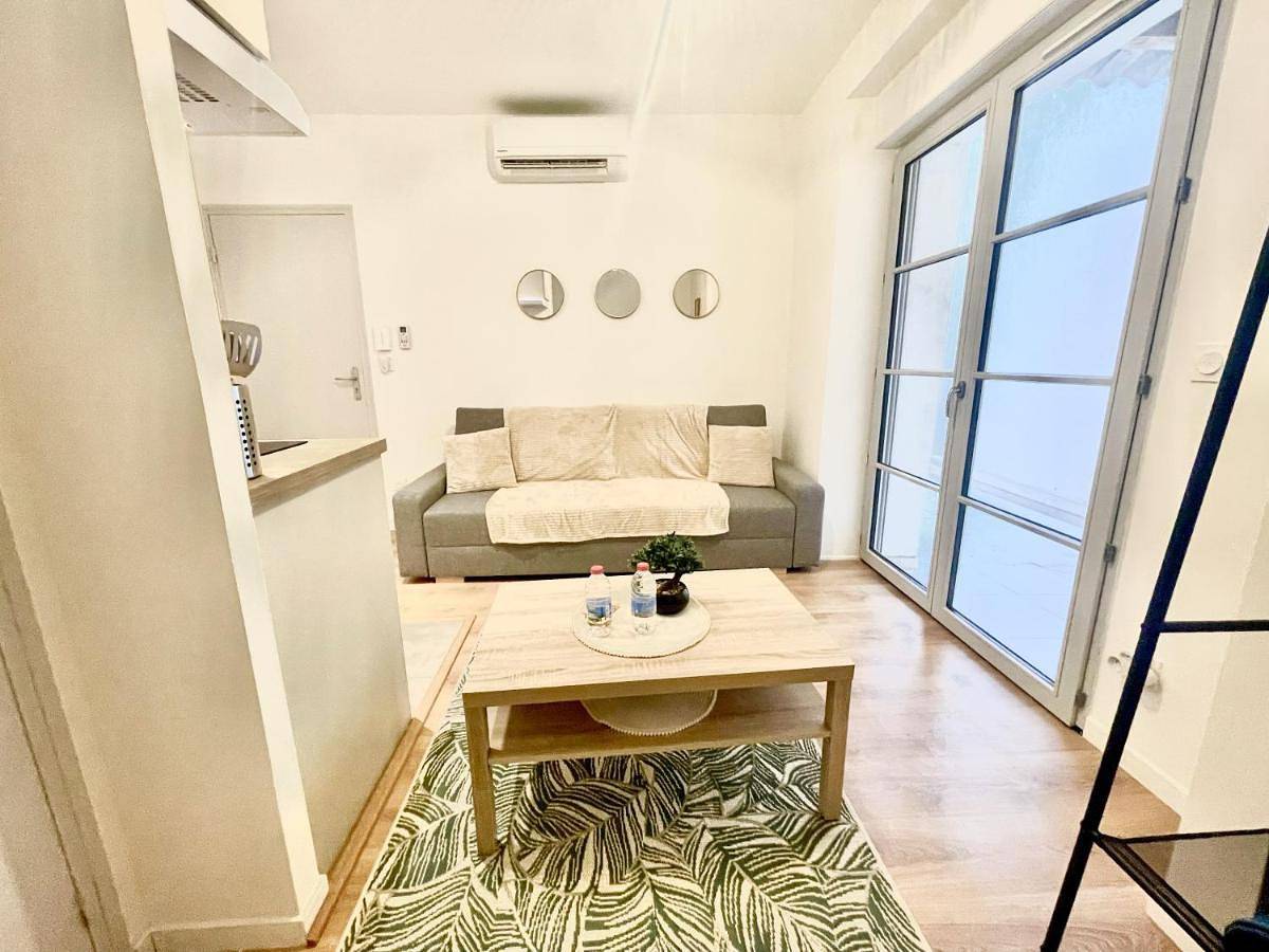 Appartement entier, One-Bedroom Apartment in Cavaillon, Parc naturel régional du Luberon