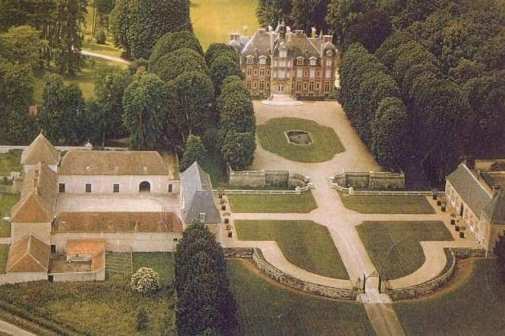 Charming Romantic Tower in Chateau Estate in Ocquerre, Seine-et-Marne