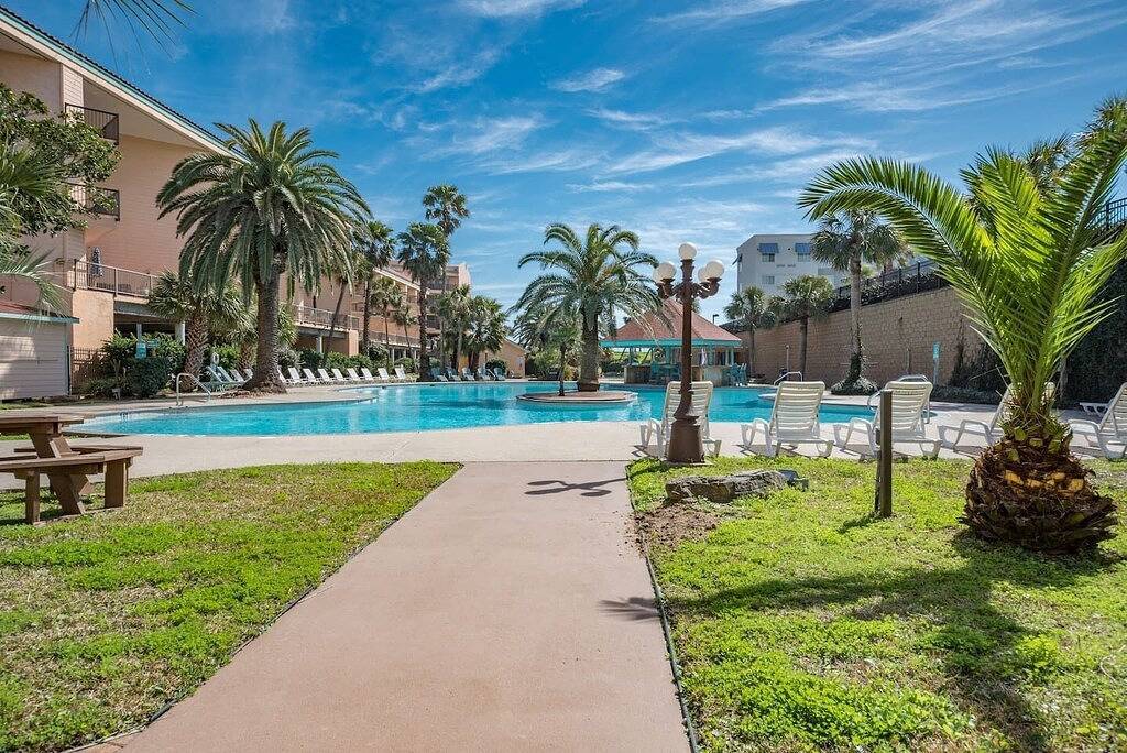 Ganze Wohnung, Wow Nur renoviert, Kingsize-Bett, Waschmaschine und Trockner, Haustiere willkommen, Amazing Ocean Views! in Galveston Island, Galveston