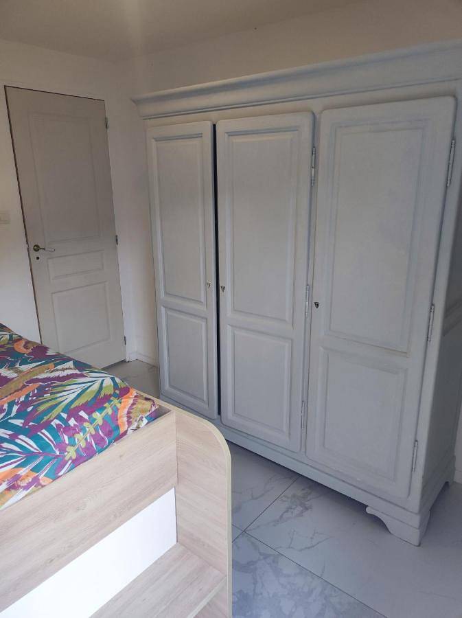 Appartement entier, One-Bedroom Apartment in Le Perreux-sur-Marne, Val-de-Marne