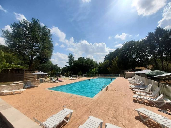 Mobil home pour 4 personnes, avec Terrasse et Piscine à Soturac