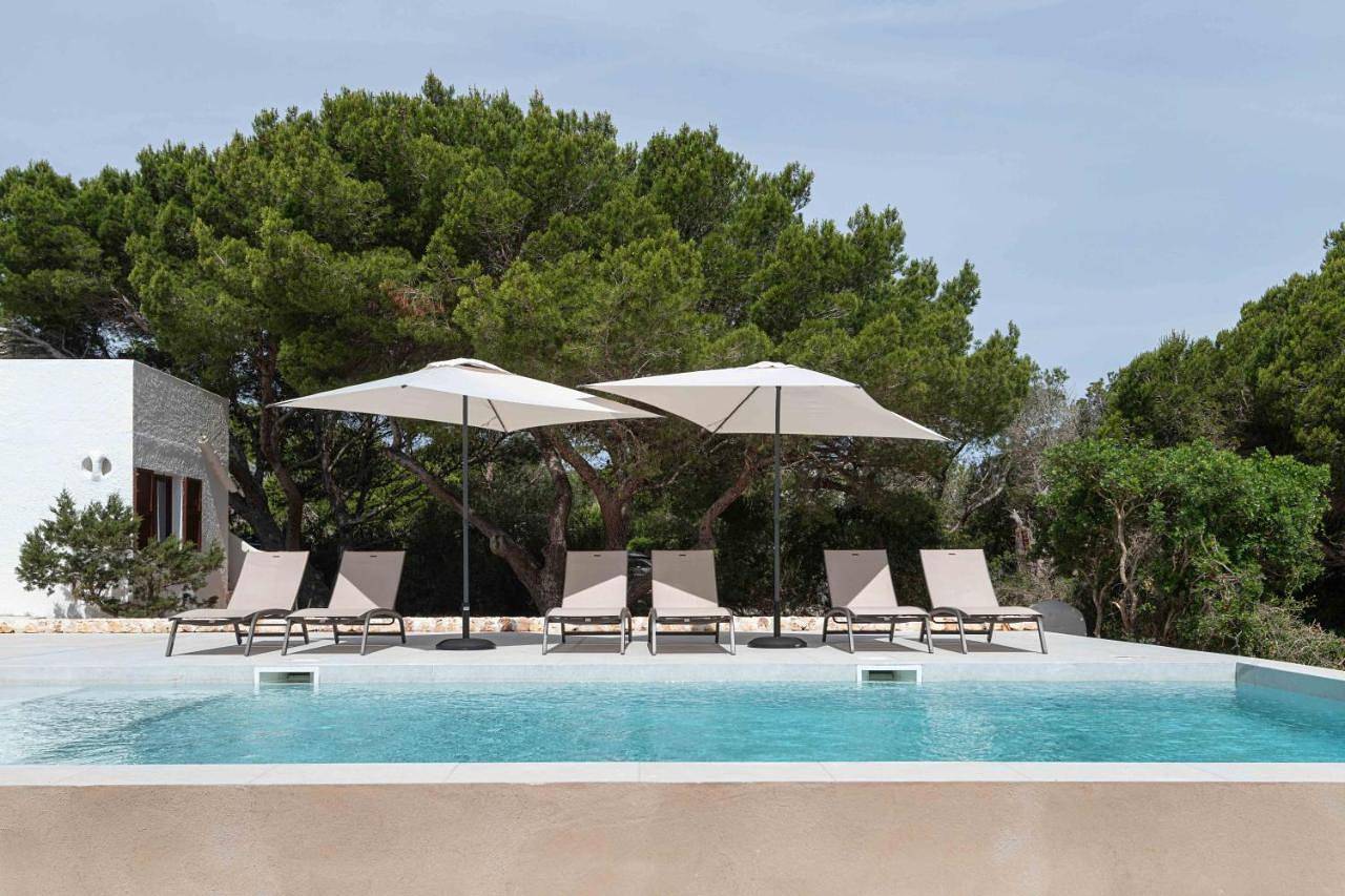 Villa Menorquina con piscina en la playa in Cala Morell, Ciutadella