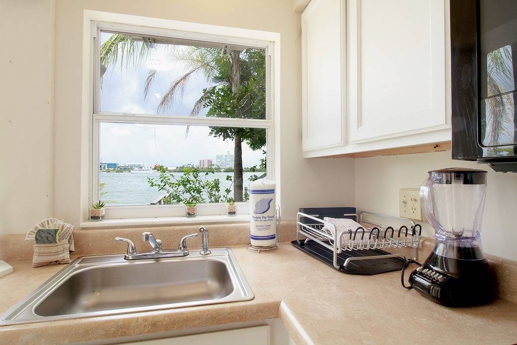 Ganze Wohnung, Front-Row Waterfront Escape – 1Br Condo on Clearwater Beach in Clearwater Beach, Clearwater