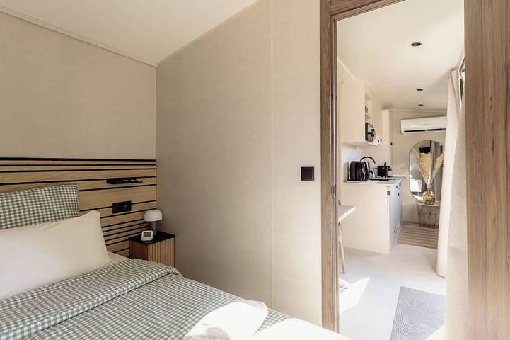 Chic Tiny House with Garden - Between Aix and Marseille in Bouc-Bel-Air, Mittelmeerküste (Frankreich)