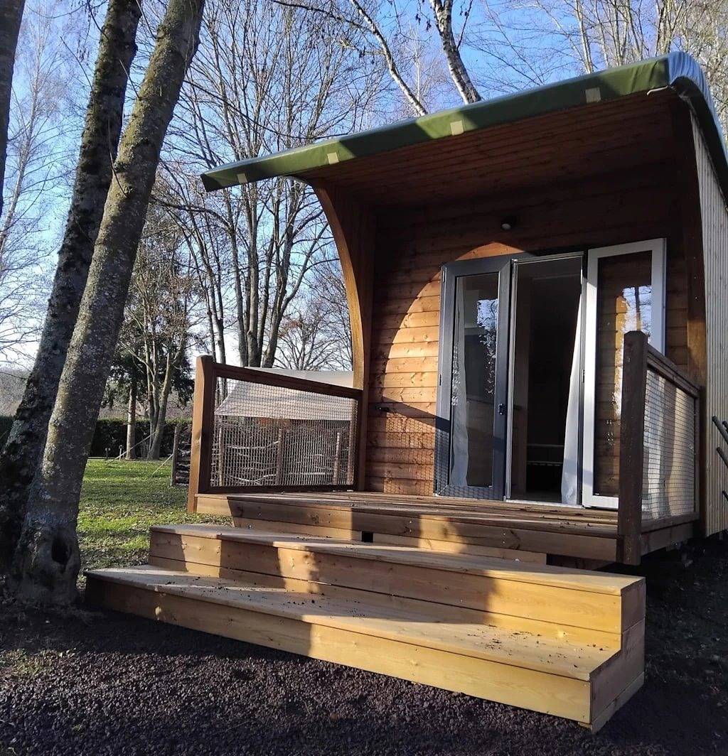 Zecamping 3* familial piscine animaux acceptés tente 20m2 3 pers in Sauxillanges, Parc Naturel Régional Livradois-Forez