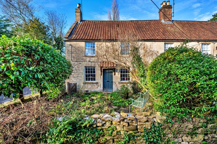 Villa for 4 people, with Yard in Wiltshire