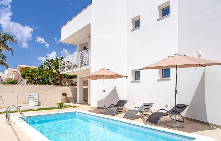 Ferienwohnung für 4 Personen, mit Pool und Terrasse