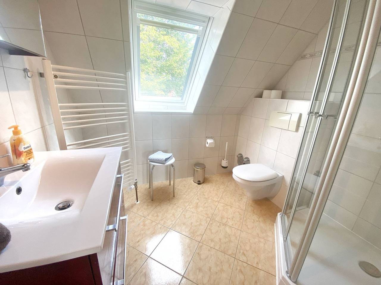 Ganze Wohnung, Ferienwohnung 4,  Am Hochzeitsberg 3A in Breege, Rügen