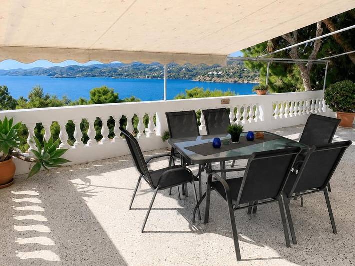 Gîte pour 5 personnes, avec jardin et vue dans Poros - 3