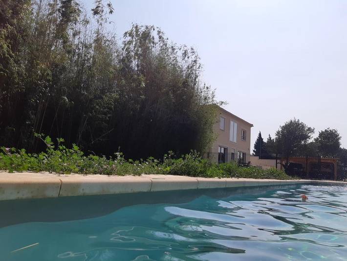 Location de vacances pour 12 personnes, avec jardin et terrasse ainsi que piscine et vue, animaux acceptés à Bagnols-sur-Cèze - 3