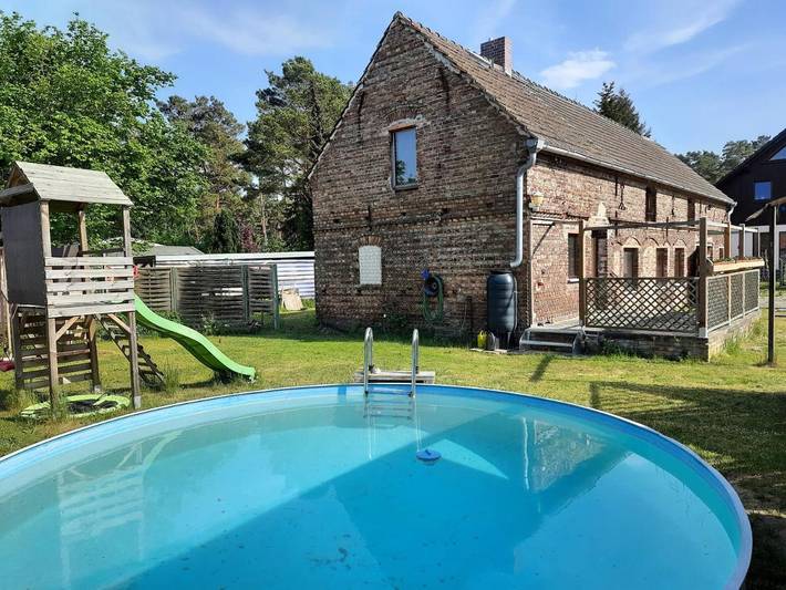 Ferienwohnung für 4 Personen, mit Terrasse und Garten sowie Pool und Sauna in Bestensee