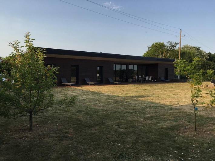 Location de vacances pour 12 personnes, avec Terrasse ainsi que Jardin et Vue à Plouénan
