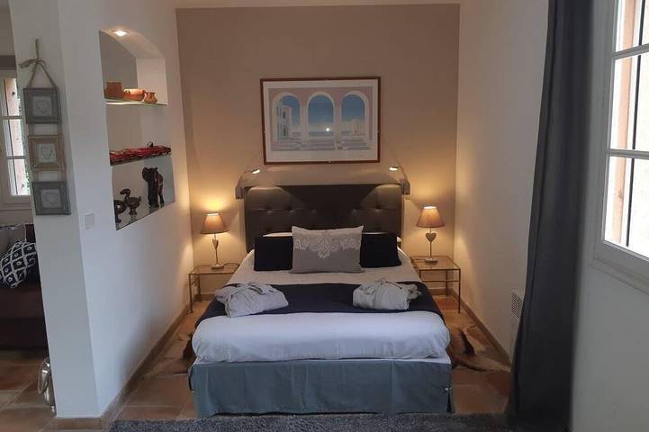Maison d’hôte pour 2 personnes, avec Jardin à Tourrettes