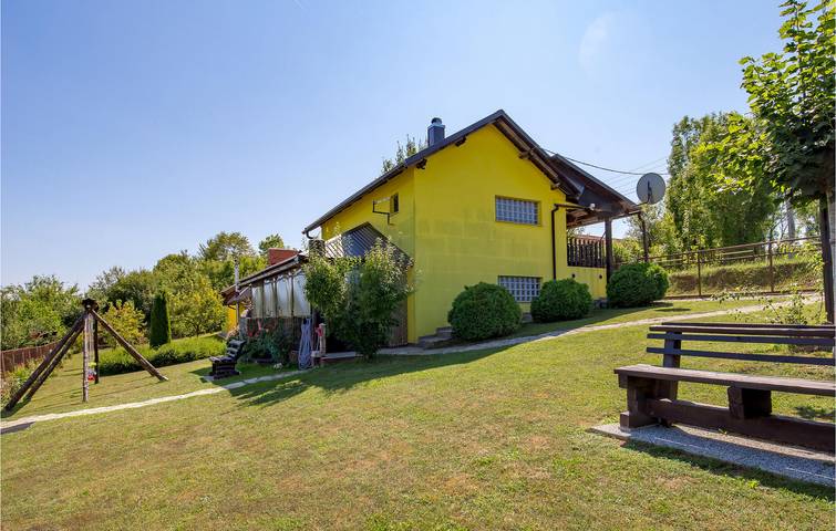 Ferienhaus für 6 Personen, mit Terrasse und Pool, mit Haustier