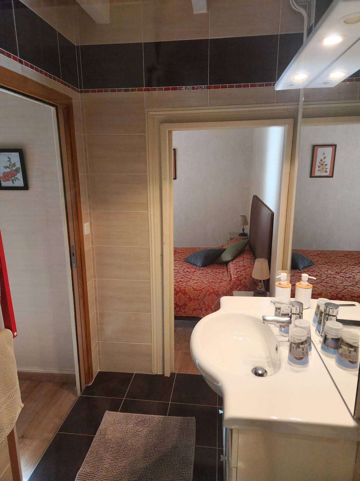 Chambre d'hôtes 'Le Vieux Noyer - Tilleul' avec jardin commun et Wi-Fi in Réaux-sur-Trèfle, Région de Jonzac