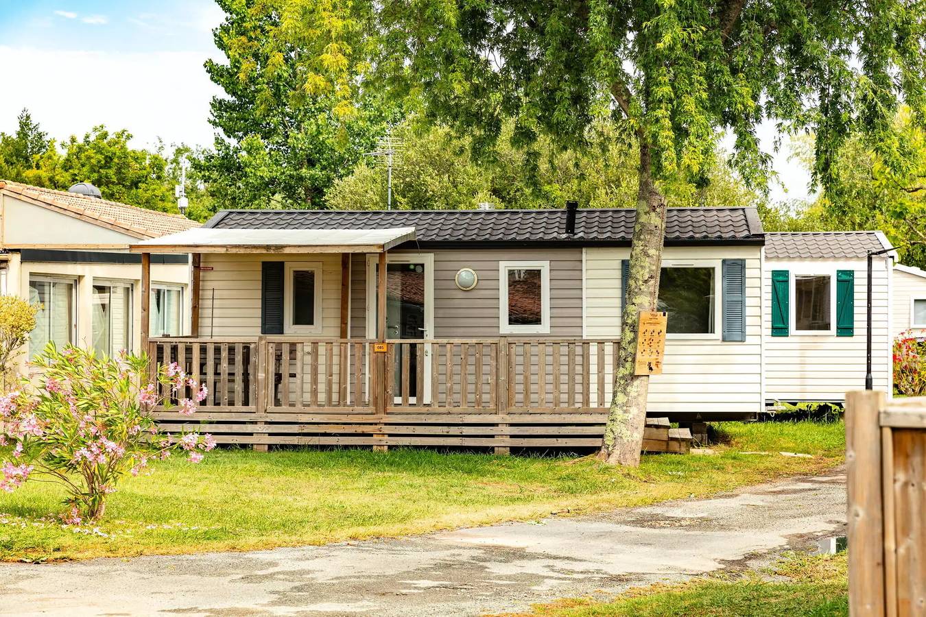 Mobil-home | Classic | 2 Ch. | 4 pers. | Terrasse surélevée in Saint-Georges-de-Didonne, Côte de Beauté