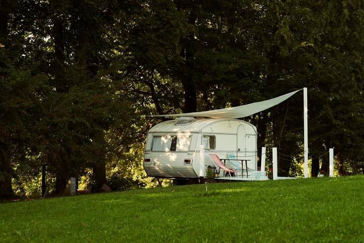 Camping für 2 Personen, mit Pool und Garten sowie Whirlpool in Ermland-Masuren